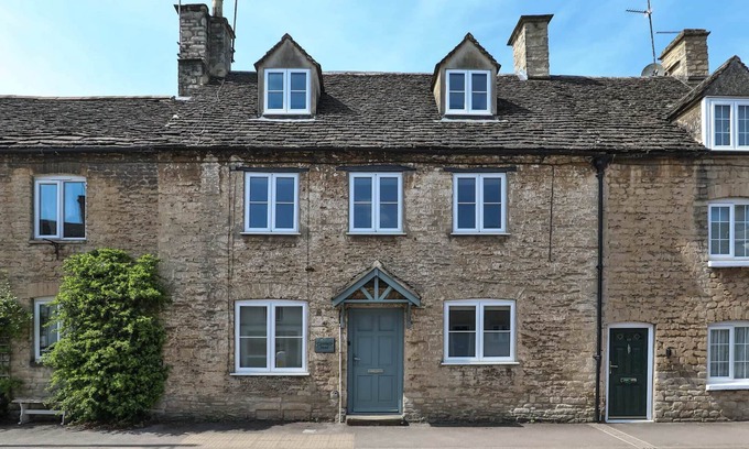 Tetbury Casa | Central Tetbury | Cotswold Cottage | 6 + Ensuites