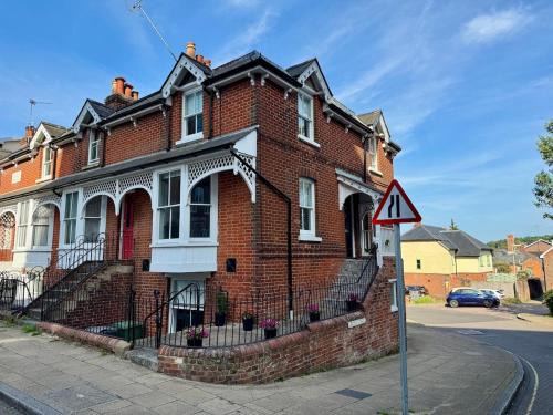 Winchester Casa | Central Winchester Townhouse