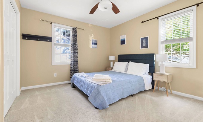 Chapel Hill Casa | Centrally Located 4BR Midterm Rental in Chapel Hill