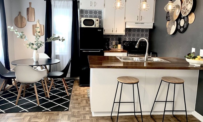 Mercedes Condominio | Centrally located apartment with full kitchen and free parking