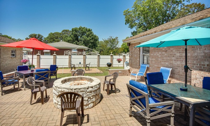 Newport News Casa | Centrally Located Hampton Home: 6 Mi to Downtown!