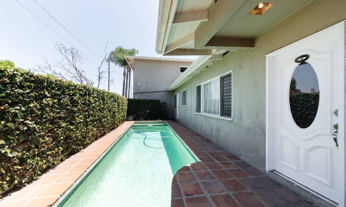Eastside Casa | Centrally located in Long Beach, between LA and Orange County-with dipping Pool.