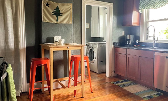 Rosemont Condominio | Centrally located off Back Cove, 2nd floor 4 bedroom, 2 Bath condo w/ deck