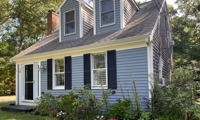 Centerville Casa | Centrally Located Quintessential Cape Cod Retreat