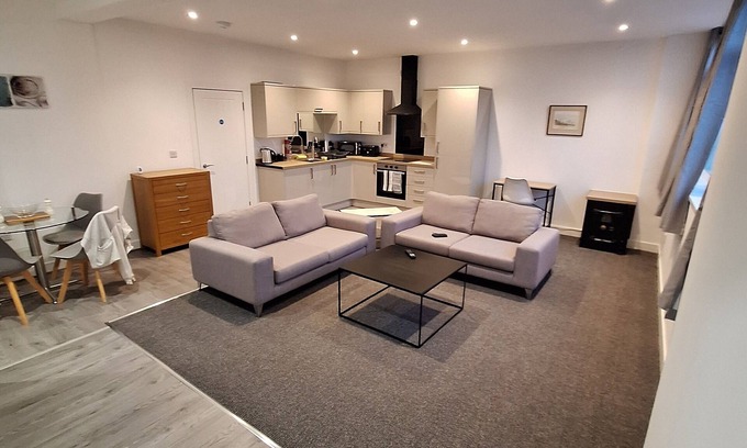 Whitchurch Apartamento | Centre of the Town