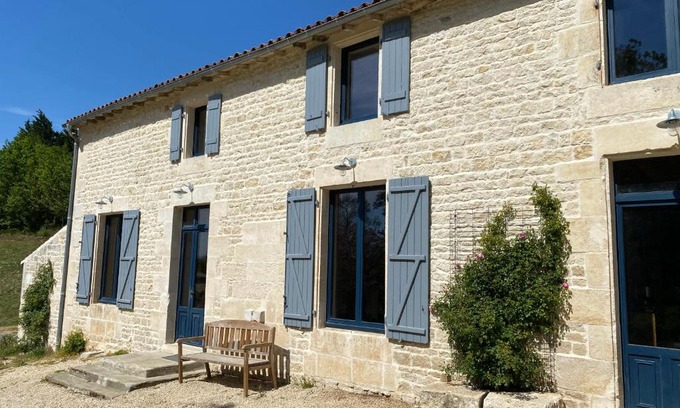 Echire Casa | Château des Loups - Les Pommiers
