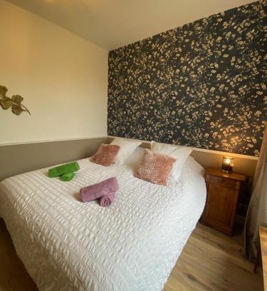 La Limouziniere Cama Y Desayuno | CH2 - MANOIR DU MOULINIER - Campagne - Calme - Petit-déjeûner inclus - Table d'hôte sur réservation - Parking gratuit
