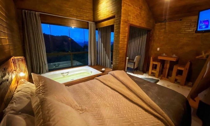 Santa Teresa Chalet De Esquí | Chalé Aconchegante no Circuito Caravaggio com Hidromassagem Vista das Montanhas