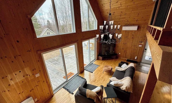 Baie-St-Paul Chalet De Esquí | Chalet à proximité du village de Baie St-Paul, dans un secteur paisible.