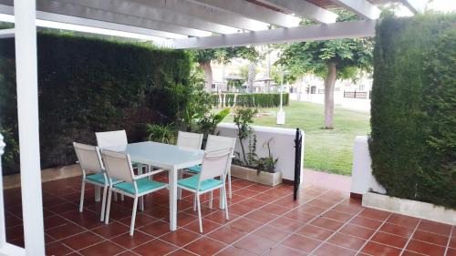 Islantilla Casa | Chalet Adosado con dos terrazas y piscina