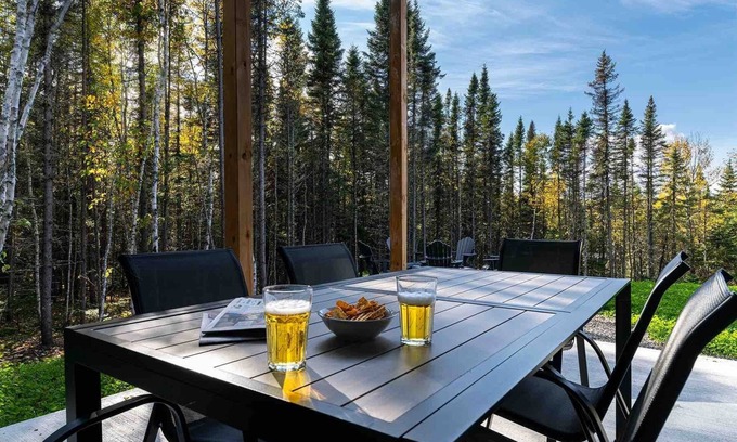 Baie-St-Paul Chalet De Esquí | Chalet Alpaga 21: Summer Spa & Mountain Escape