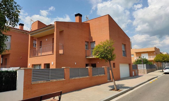 Reus Casa | Chalet amplio con Jardín y zona barbacoa.