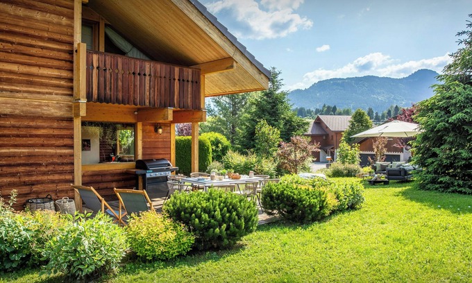 Saint-Jean-de-Sixt Chalet De Esquí | Chalet Antigone - ski holiday for 8 with mountain view - OVO Network
