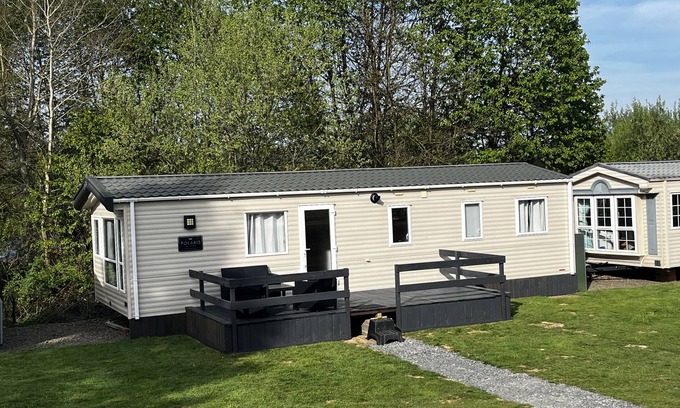 Windeck Chalet De Esquí | Chalet auf Campingplatz