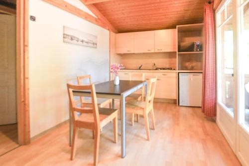 Ares Chalet De Esquí | Chalet bois tout équipé 35 m2 2 chambres terrasse couverte place parking piscine collective 4 personnes