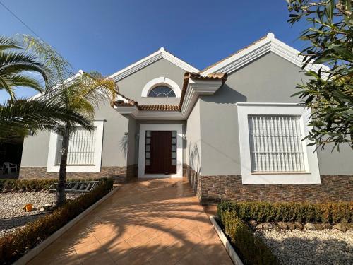 Morón de la Frontera Casa | Chalet Californiano con Piscina