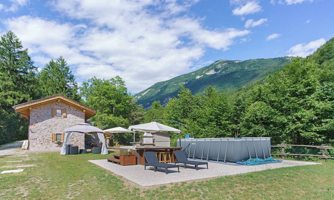 San Lorenzo in Banale Chalet De Esquí | Chalet 'Camillo' con vistas a la montaña, piscina privada y jardín privado