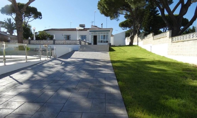 Los Gallos-Cerromolino Chalet De Esquí | CHALET EL CALERON LA BARROSA