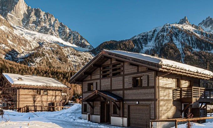 Les Tines Chalet De Esquí | Chalet Etoile: lovely brand new four bedroom chalet