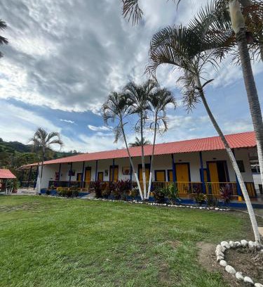 Cartago Casa | Chalet-Finca Hotel Loma Bonita