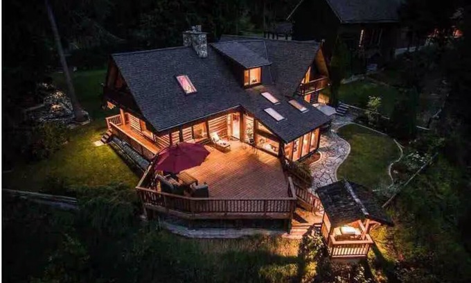 Beasley Chalet De Esquí | Chalet in "The Woods Nelson" with Stunning Views