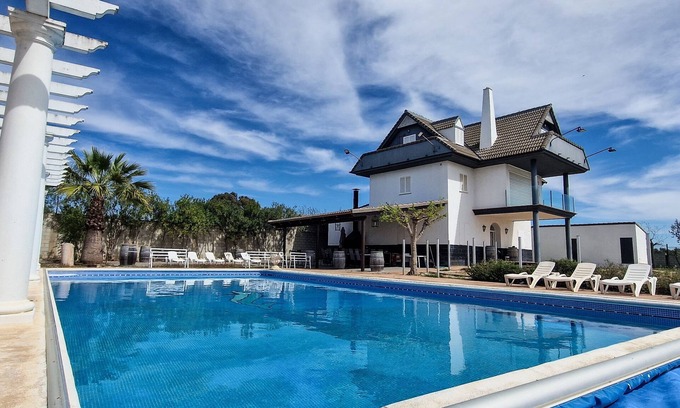 Montoro Chalet De Esquí | Chalet independiente con piscina en Montoro (Córdoba)