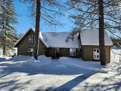 Mauricie Chalet De Esquí | Chalet L'Apéro des Chutes - Spa, détente & nature au bord de l'eau en Mauricie