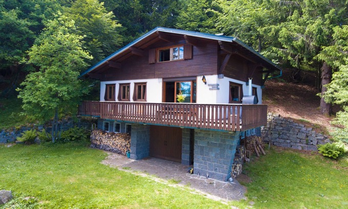 Muhlbach-sur-Munster Chalet De Esquí | Chalet 'La Rocaille' con vistas a la montaña, terraza privada y Wi-Fi