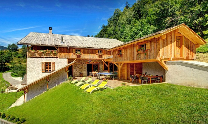 Les Clefs Chalet De Esquí | Espléndido chalet, piscina cubierta, sauna, baño de vapor, wifi - OVO Network