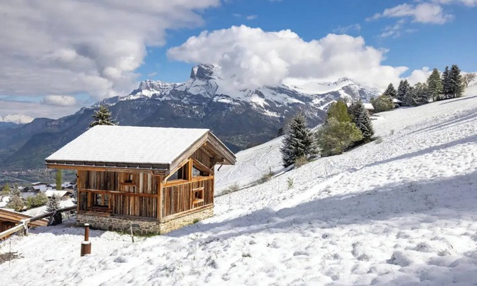 Combloux Chalet De Esquí | Chalet 'Mazot De Warens' con vistas a la montaña, terraza privada y jardín privado