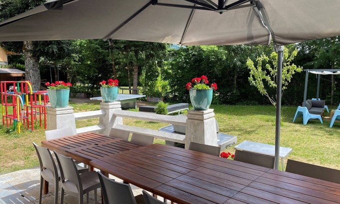 Lans-en-Vercors Chalet De Esquí | Chalet mountain apartment, sleeps 13, village center
