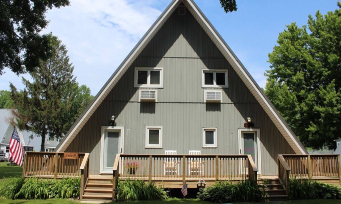 Stevensville Casa | Chalet on the Lake 80 w/ Beach Access, Pools, Sport Courts, Fishing Pond & more!