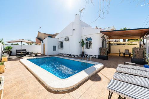 Mil Palmeras Apartamento | Chalet Queen Venecia Sunrise