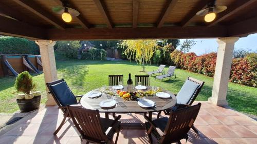 Bueu Casa | Chalet Rural Toñita 400 m playa piscina barbacoa chimenea
