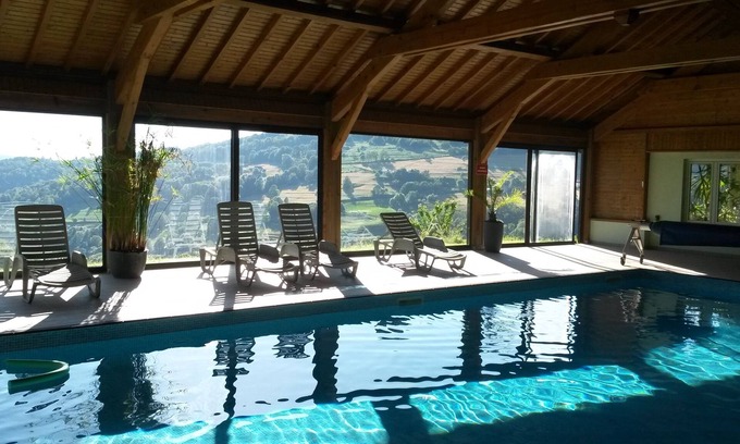 Fresse-sur-Moselle Chalet De Esquí | chalet de 2 a 8 personas, naturaleza, calma, montaña, piscina cubierta climatizada, sauna