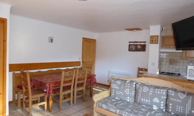 Champagny-en-Vanoise Apartamento | Chalet spacieux à Champagny – Grande terrasse, proche télécabine et commerces - FR-1-464-47