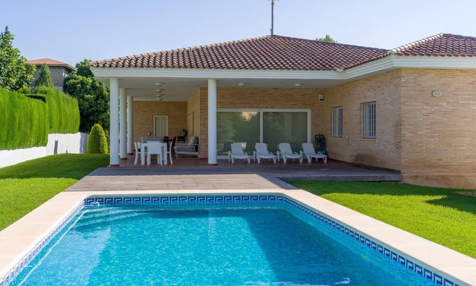 L'Eliana Villa | Chalet-Villa con piscina, jardin y Aire Acondicionado