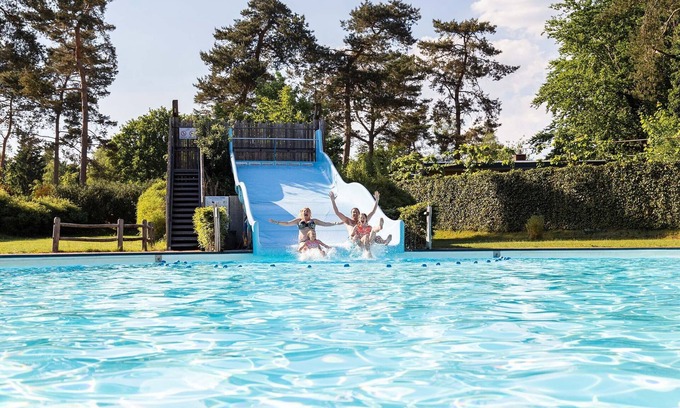 Garderen Chalet De Esquí | Chalet with sun shower and hot tub