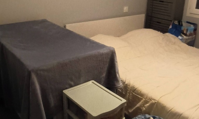 Arvert Casa | Chambre Avec lit 2 Personnes, Lit, Chaise Haute et Baignoire Bébé Fournis
