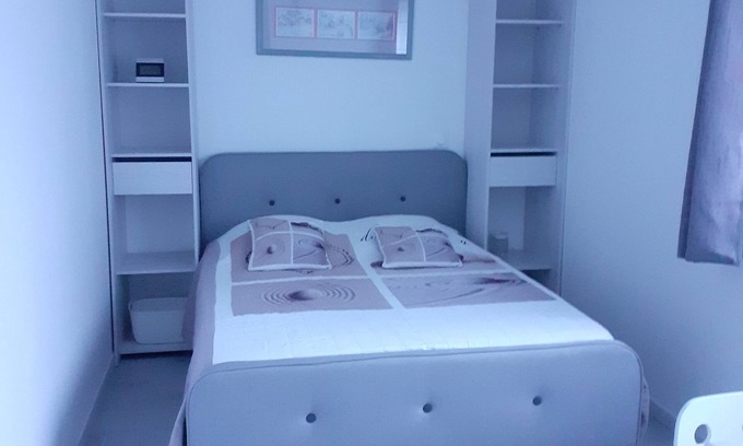 Cholet Cama Y Desayuno | Chambre Chez L'habitant . Jardin Terrasse spa Extérieur en été , Coin Billard