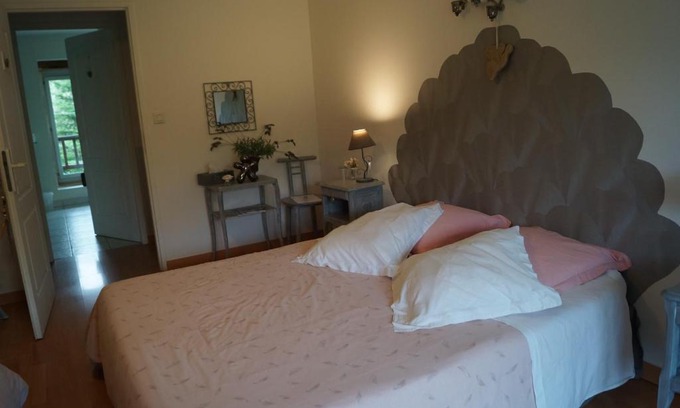 Lescheroux Cama Y Desayuno | Chambre d'Hôtes Familiale la Jument Grise