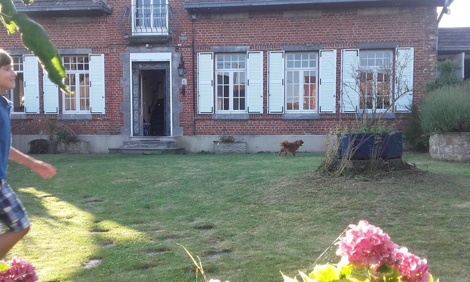 Quievy Villa | Chambre Dans Maison de Famille Avec Grand Jardin