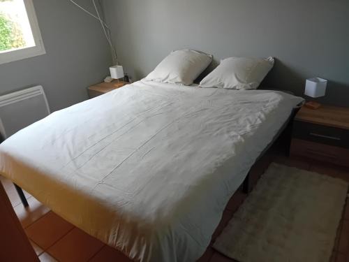 Roeze-sur-Sarthe Casa | Chambre no1 meublé chez habitant
