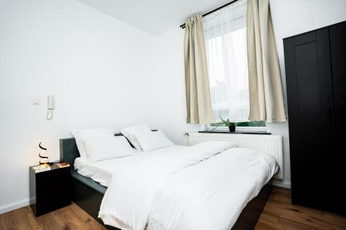 Liege Casa | Chambre R1 avec salle de bain partagée près de l'hôpital de la Citadelle à Liège