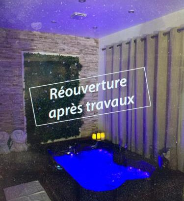 Messy Casa | Chambre romantique avec Jacuzzi privée