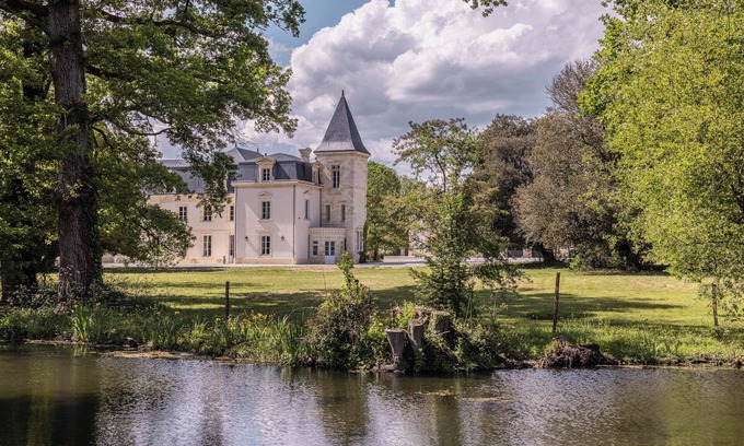 Le Pian-Medoc Cama Y Desayuno | Chambres D'hôtes Dans un Château Exceptionnel du Xvie au Cœur de la Nature