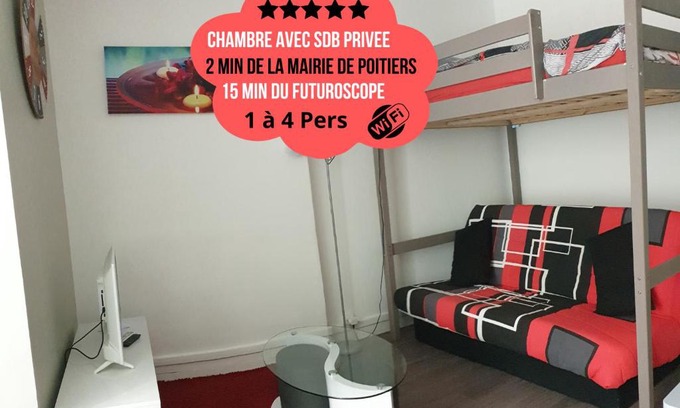 Poitiers Casa | Chambres Poitiers Centre Ville - Salle de Bain, Réfrigérateur, TV et machine à café privatifs - Cuisine commune - Terrasse - Hôtel de ville à 200m