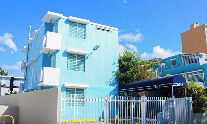 Ponce Centro Apartamento | Chandelier 201