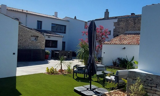 Saint-Clement-des-Baleines Casa | Charming Rhaetan house with all comforts near whale lighthouse and beaches