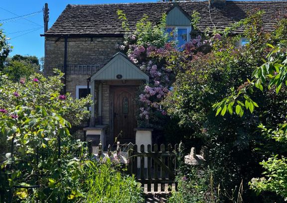 Avening Casa | Characterful, Cosy Cotswold Cottage, Folly Cottage